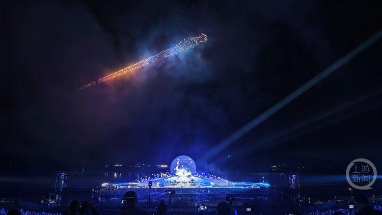 当烟火点亮湖面:一位普通游客在「焰遇重庆」找到的意外感动 文化旅游